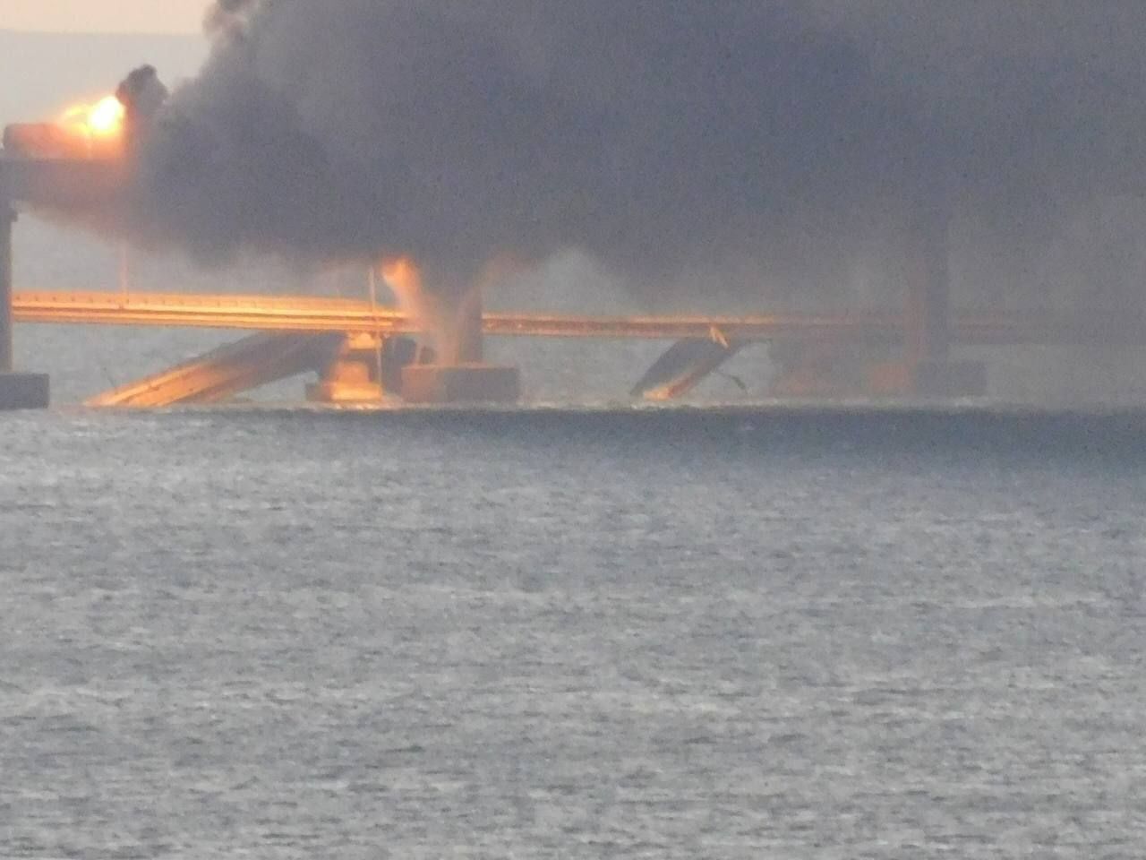 Крымский мост разрушен