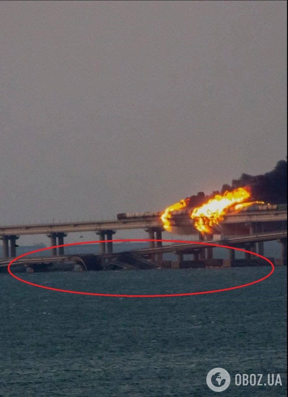 На Кримському мосту трапилася "бавовна": секція дорожнього полотна впала у море, згоріли залізничні цистерни з паливом. Фото і відео