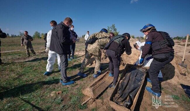 У Лимані ексгумували перші 20 тіл із братської могили: серед загиблих – родина з маленькими дітьми 