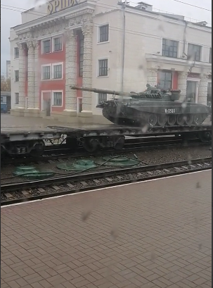 В Беларуси заметили движение военной техники, которую могут перебрасывать в РФ. Видео