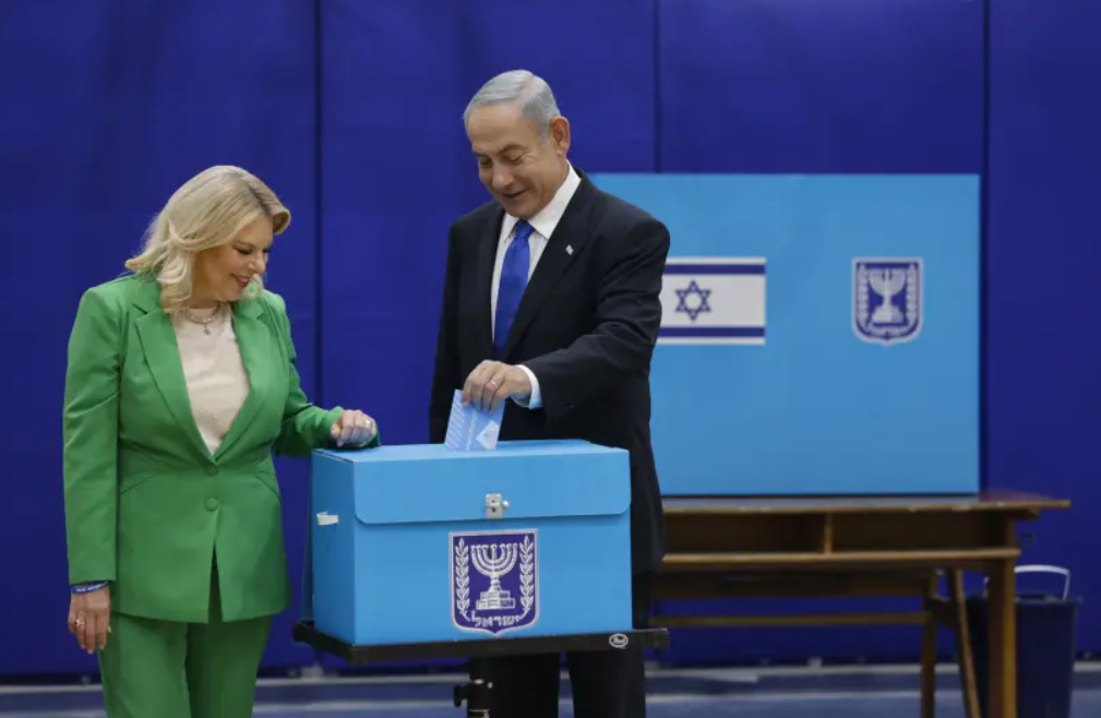 Экзитполы на парламентских выборах в Израиле отдают победу блоку экс-премьера Нетаньяху: что известно