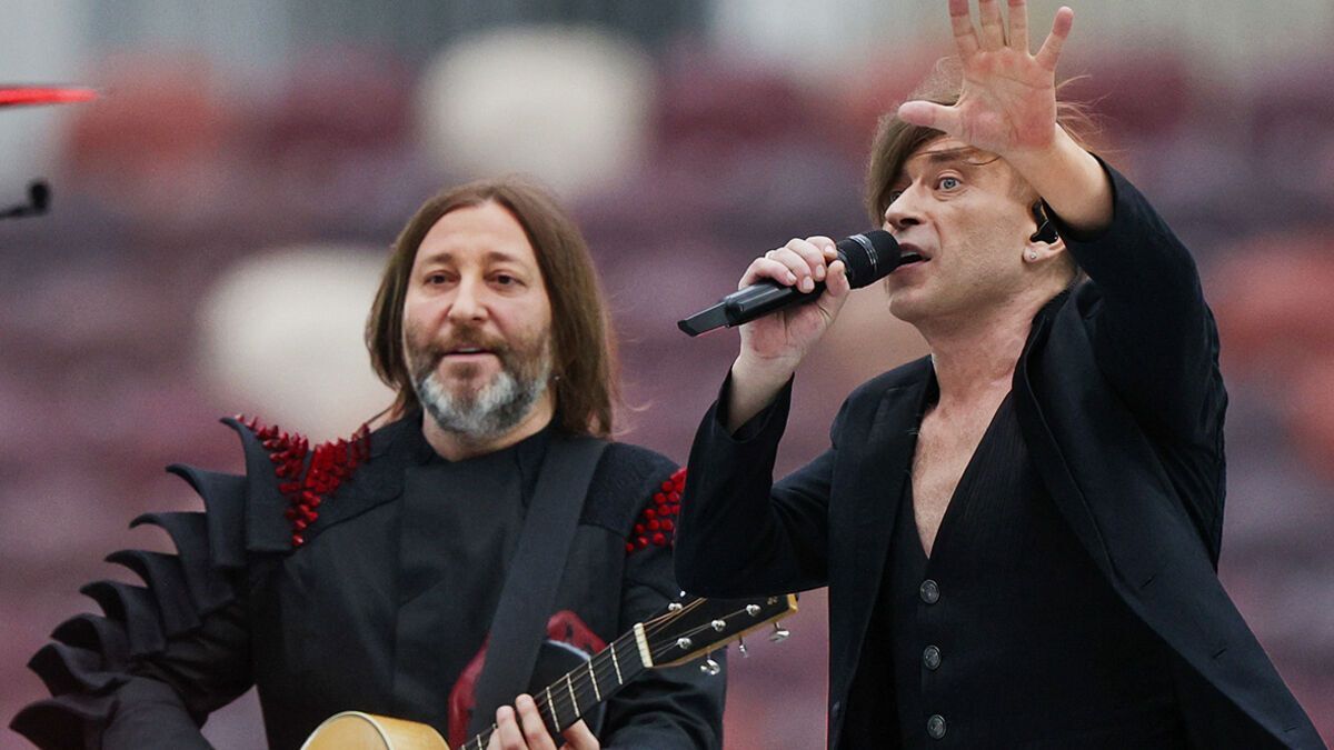 Выступили против Z-баннера: в РФ устроили разборки из-за концерта "Би-2" на Суперкубке России