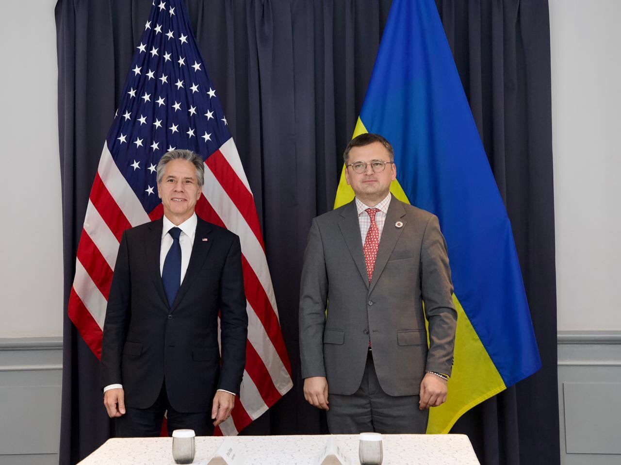 Блинкен – Кулеби: Украина должна сама решить, когда начинать переговоры с Россией