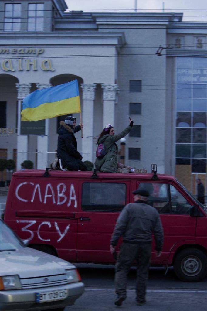 "Херсон ждал ВСУ": в городе второй день подряд празднуют освобождение от оккупации. Фото и видео