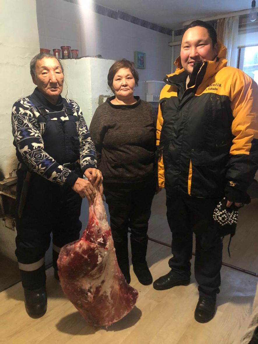 У Якутії родинам "мобіків", яких кинули на війну проти України, видали туші оленів. Фото