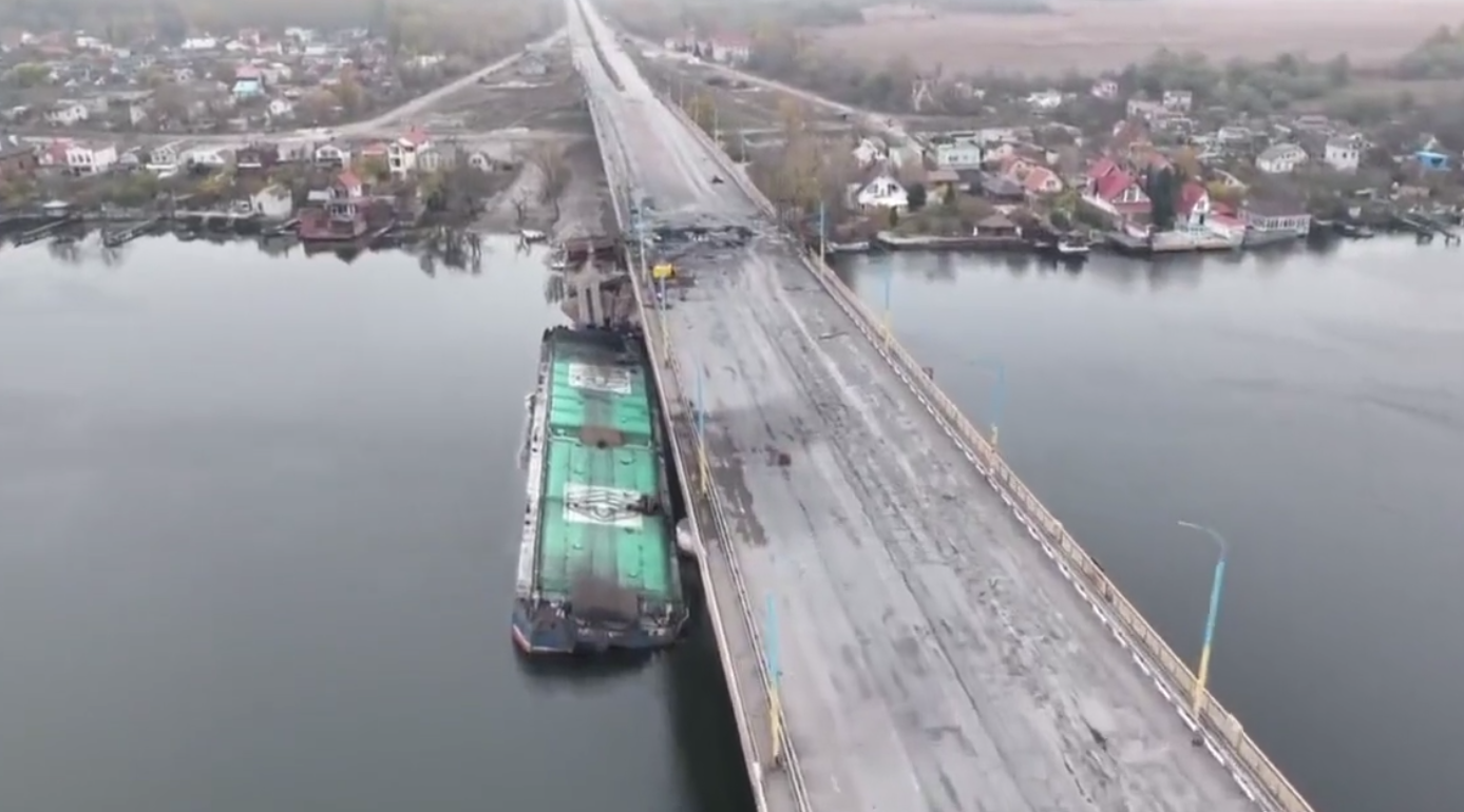 Многострадальный Антоновский мост показали с высоты птичьего полета. Видео