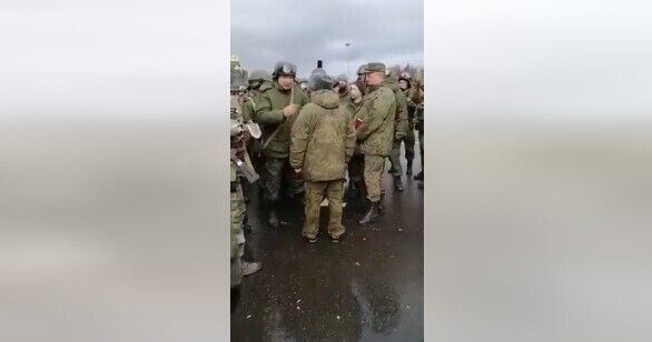 Під Москвою окупанти влаштували розбірки з офіцерами через імітацію ''підготовки'' до війни. Відео
