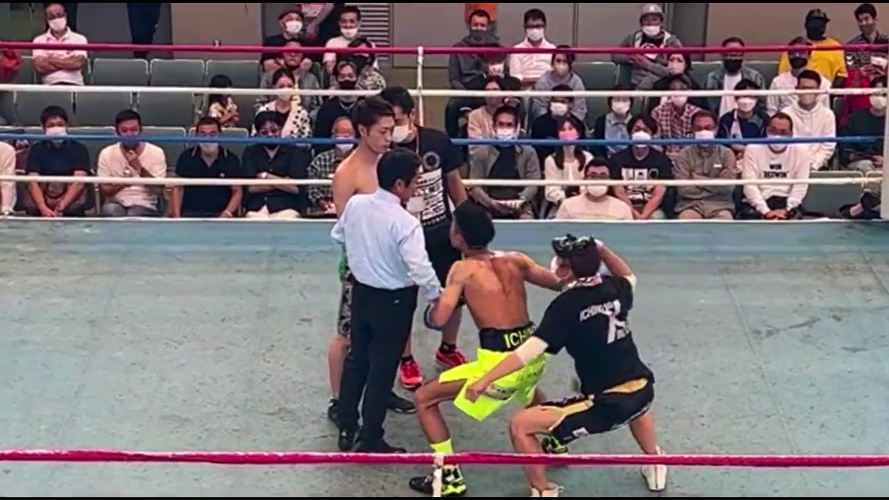 У Японії боксера наздогнала карму за понти перед боєм. Відео
