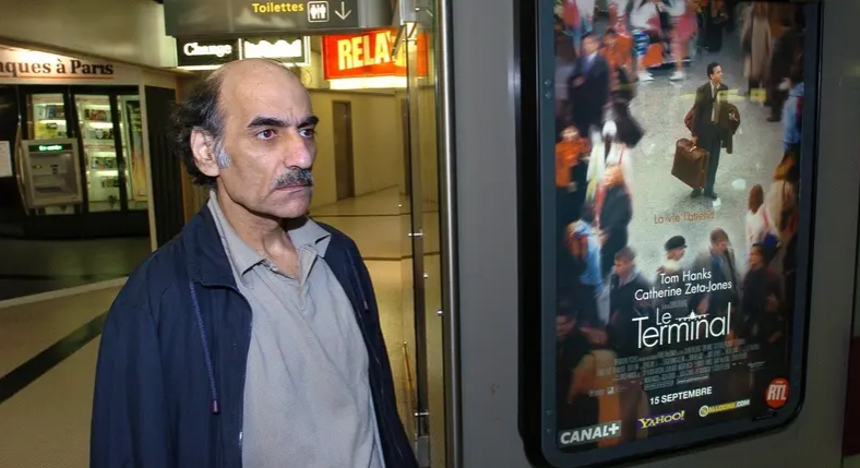 В аэропорту Парижа умер иранец, живший там 18 лет в статусе беженца и ставший прототипом героя фильма Спилберга. Фото