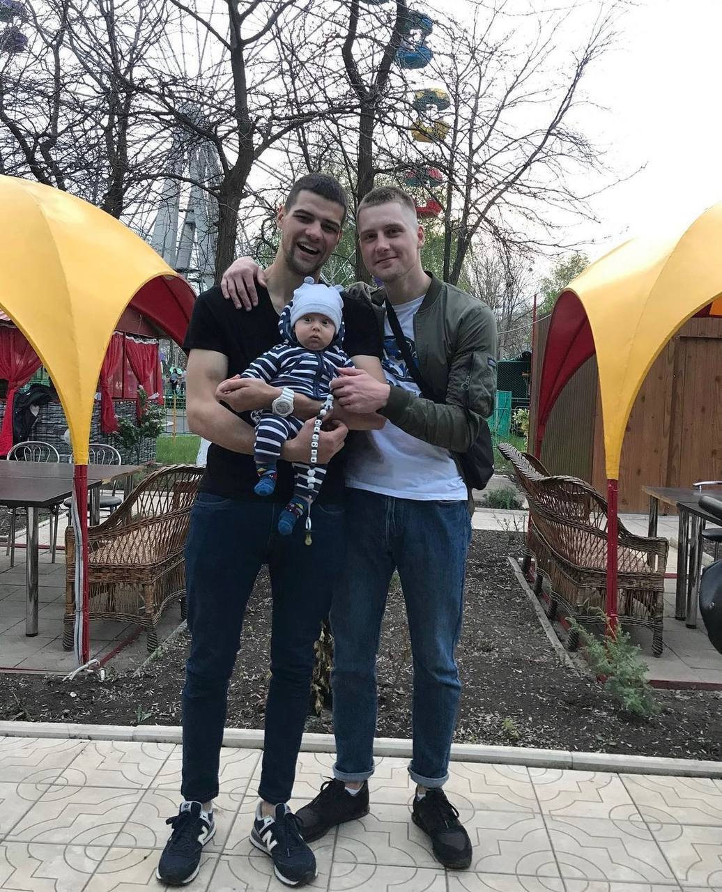 ''Хотів витягнути маму'': убитий в Оленівці боксер пораненим захищав Маріуполь, збирався перемогти рак і одружитися