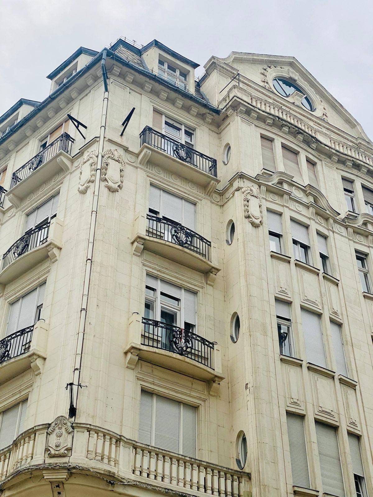 Элитная квартира Нарышкина в Будапеште оформлена на соратника Орбана. Фото