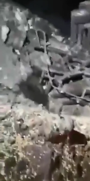 Розбита техніка і величезна вирва: з’явилося перше відео з місця ракетного удару по Польщі 
