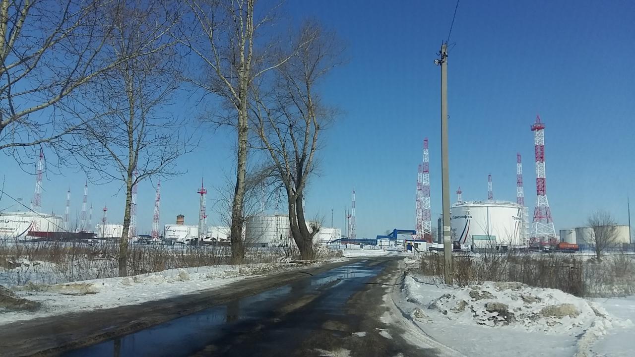 В Орловской области РФ произошла "бавовна" на нефтебазе: говорят об атаке БПЛА