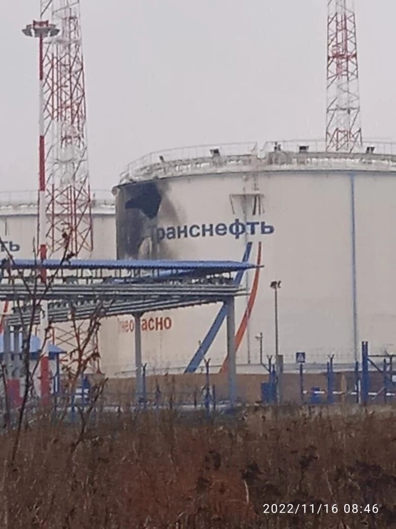 В Орловській області РФ сталася "бавовна" на нафтобазі: кажуть про атаку БПЛА