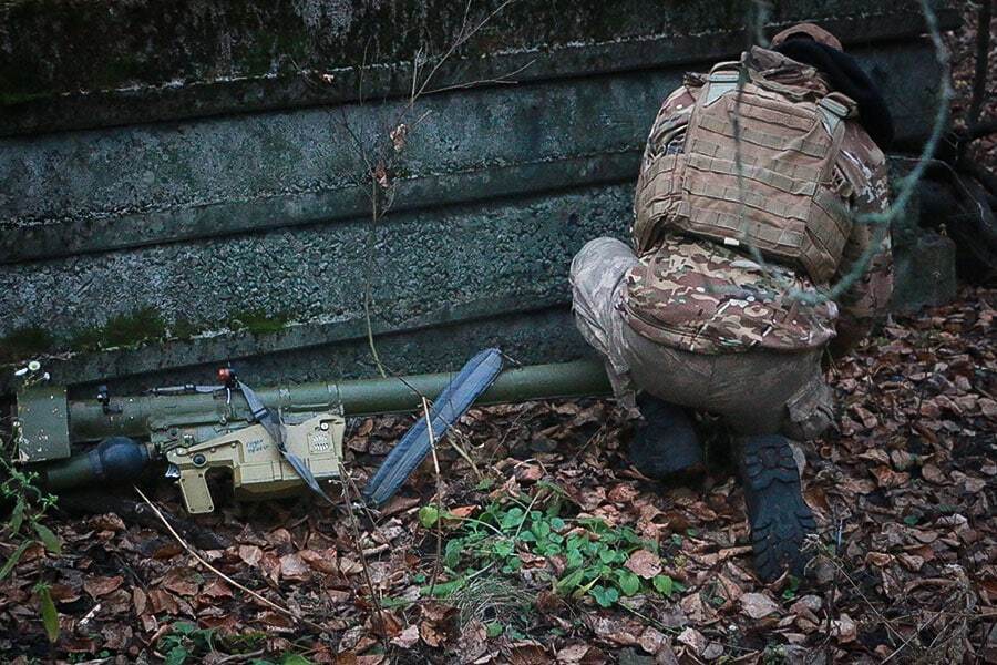 "Я – ніби мисливець, а ворог – ведмідь, на якого полюю": нацгвардійці, які обороняють Харківщину, розповіли про методи "полювання". Відео