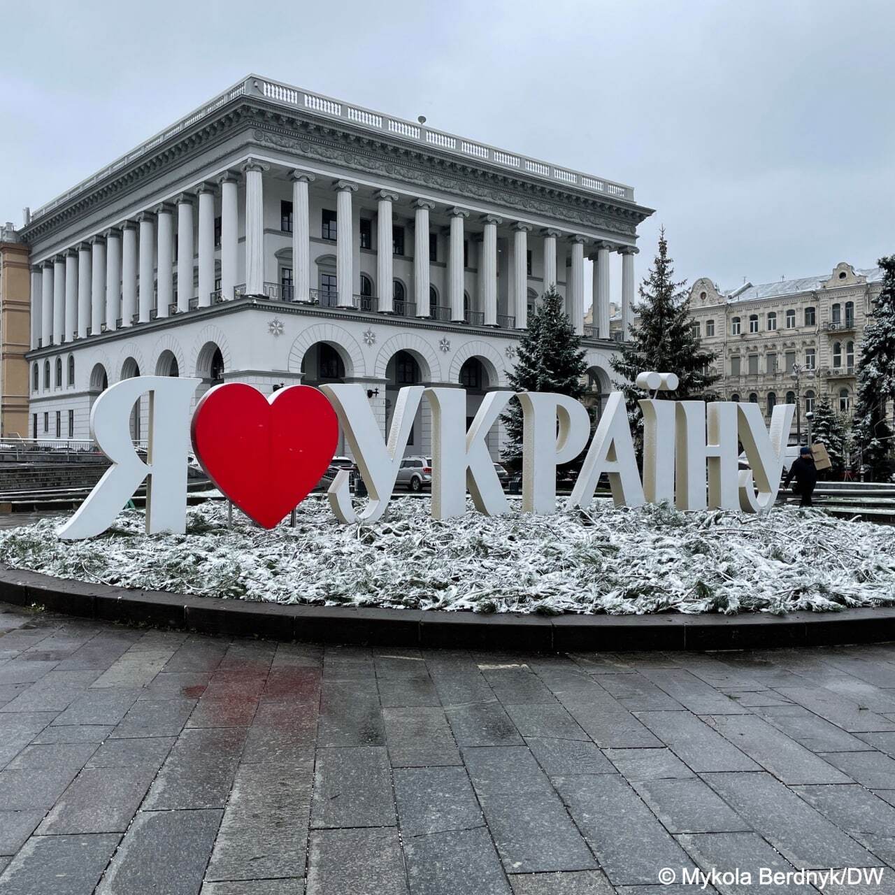 В Киеве, Львове и Харькове пошел первый снег: Фото и видео