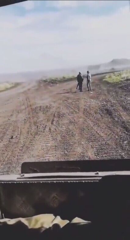 ''Мы сбегаем'': оккупант снял эпичное видео ''жеста доброй воли'' на Херсонщине. Видео