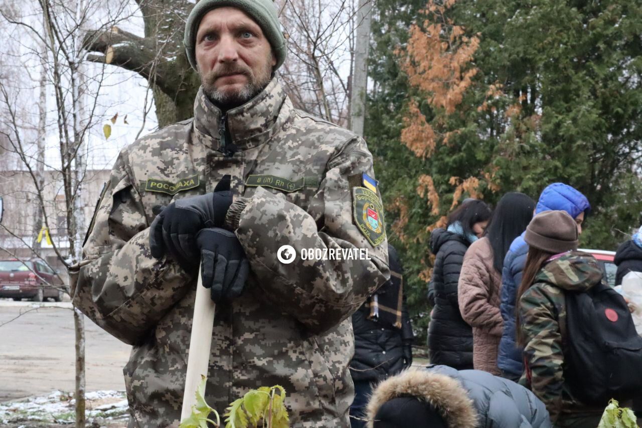 В Бородянке высадили "Калиновую рощу" в память о погибших защитниках Украины. Фото и видео