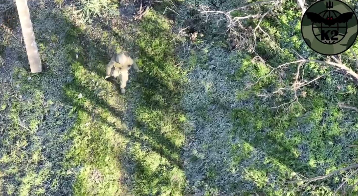 ВСУ взяли в плен ''вагнеровца'' с помощью дрона: впечатляющее видео