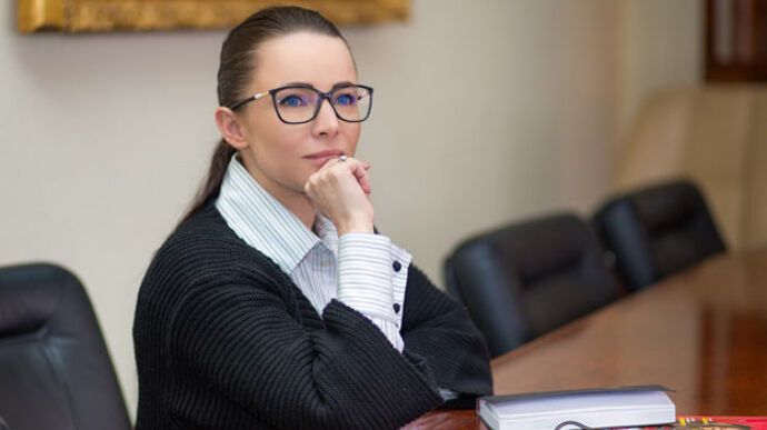 Поставляла товары для оборонпрома РФ: дочери экс-министра обороны Украины объявили о подозрении