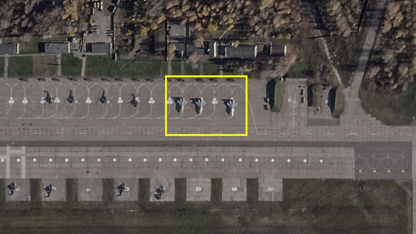 Российские самолеты МиГ-31К на авиабазе Мачулищи возле Минска