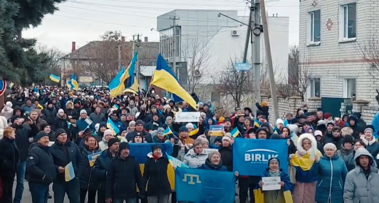 ''Мы все преодолеем, переживем, победим'': Зеленский обратился к украинцам в День Достоинства и Свободы. Видео