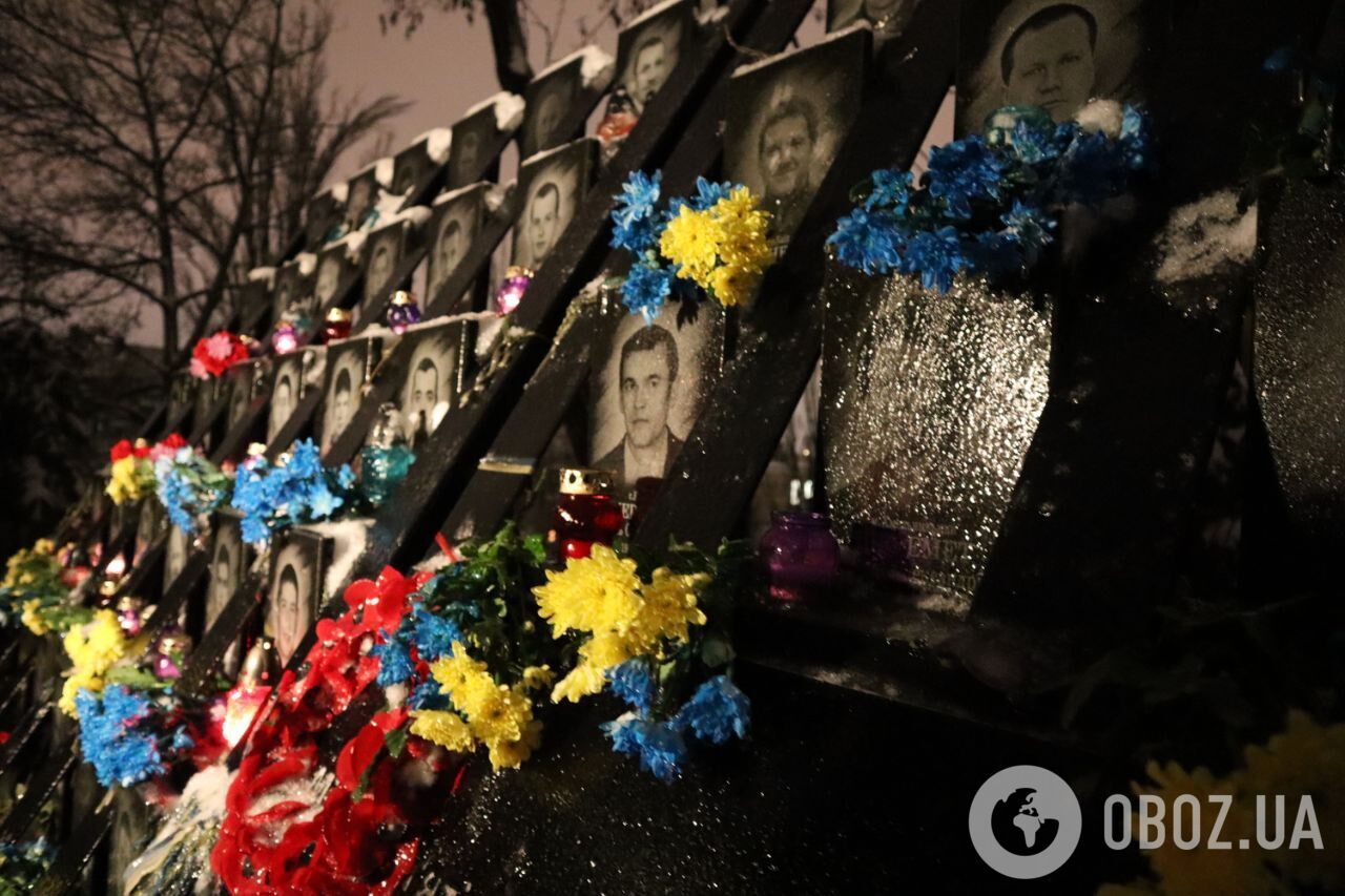 У Києві на Алеї Небесної сотні вшанували пам'ять загиблих героїв Революції Гідності
