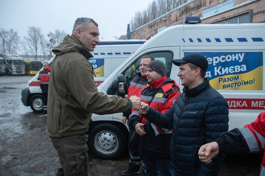 Київ відправив допомогу в звільнений від окупантів Херсон, – Кличко