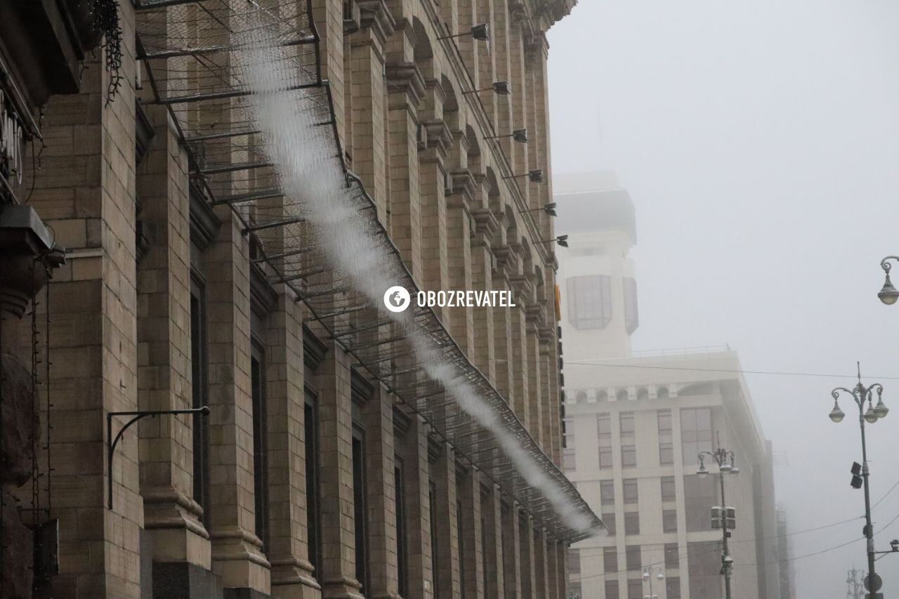 На крышах домов Киева появились сосульки: жителей предупредили об опасности. Фото
