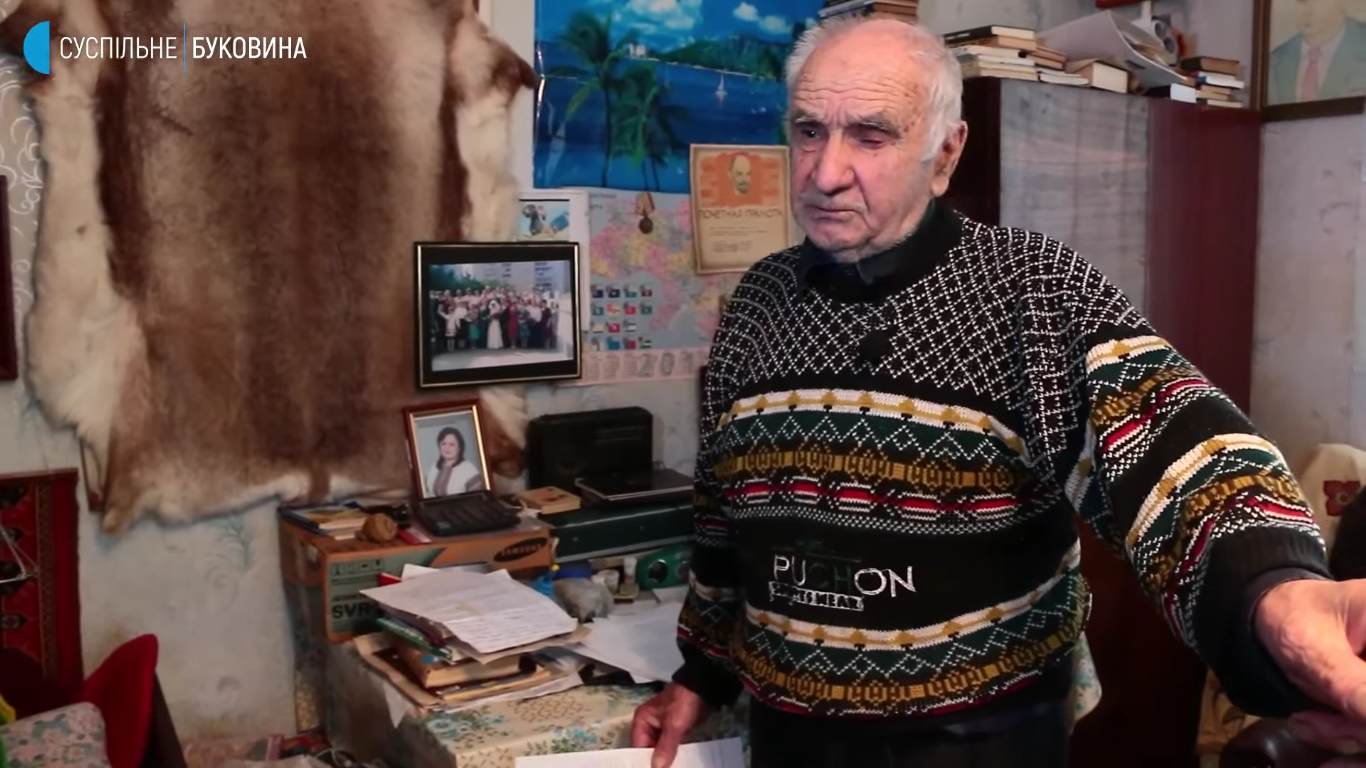 Зеленський  відзначив  орденом ''За заслуги'' пенсіонера з Буковини, який віддав усі свої гроші на ЗСУ. Відео