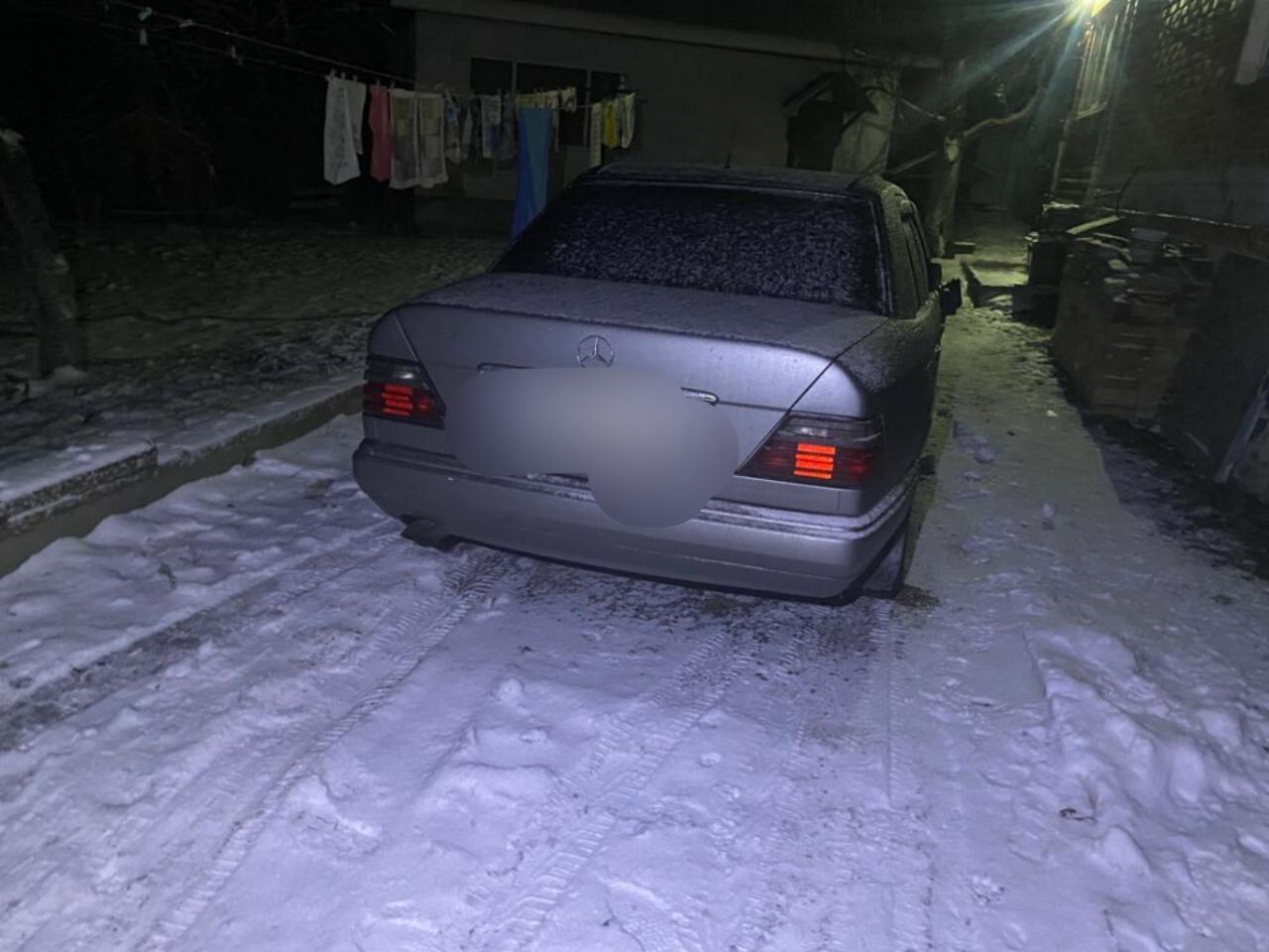 На Київщині п’яний водій Mersedes збив пішохода та поїхав з місця аварії. Фото