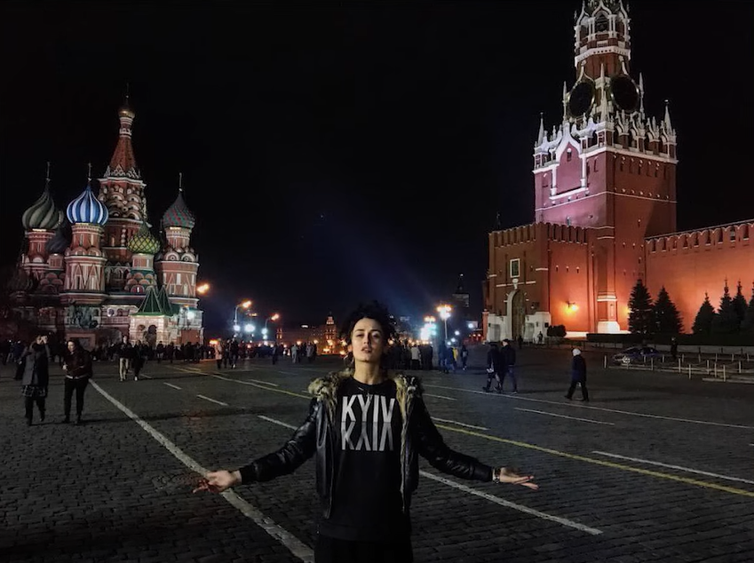 Алина Паш вспомнила, как мама отговаривала ее от скандального фото на Красной площади: это никто не поймет