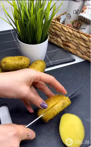 Как вкусно запечь картофель слайсами: получается очень хрустящим и ароматным