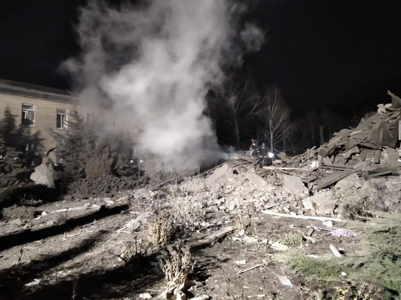 Окупанти вдарили ракетами по пологовому відділенню лікарні на Запоріжжі: загинуло немовля. Фото й відео