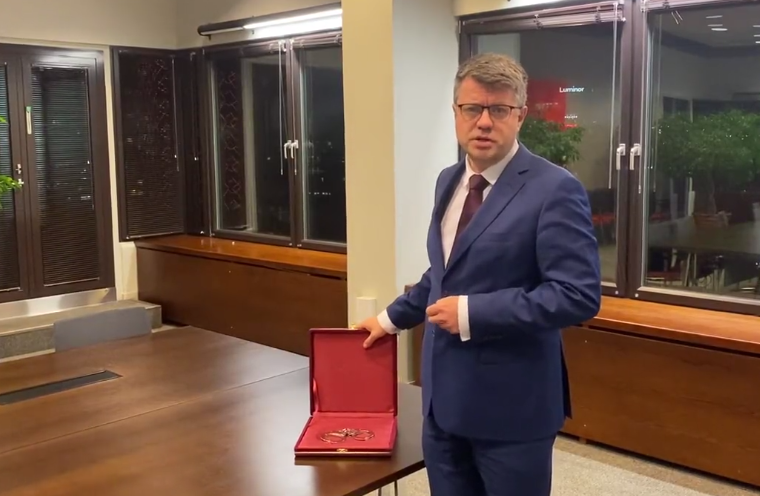 Глава МИД Эстонии ответил Пригожину на его кувалду и отправил "подарок" в суд Гааги: будет ждать здесь приговора. Видео