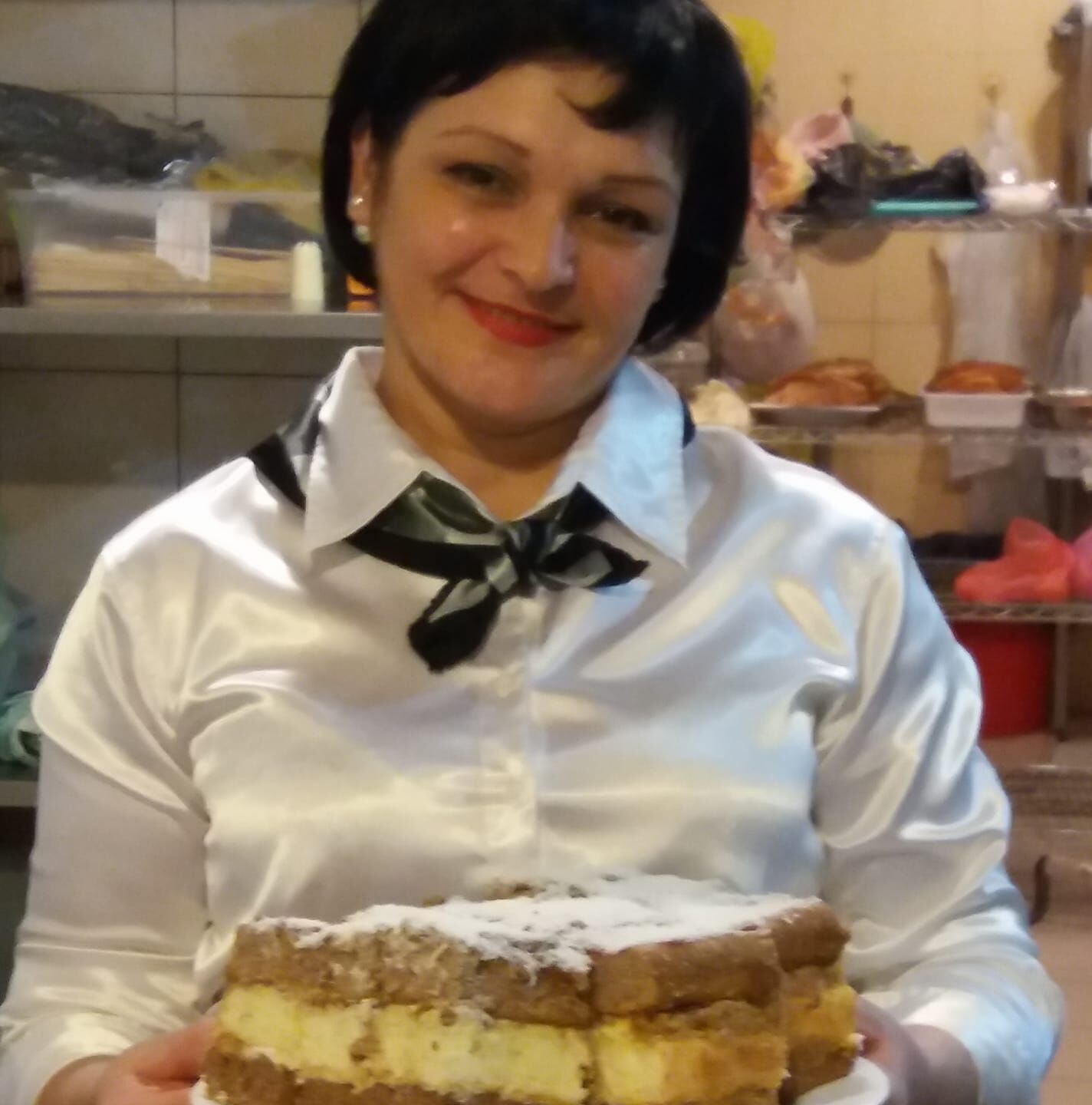 У Вишгороді під Києвом російська ракета вбила жінку-кухаря на місці роботи: що відомо про загиблу