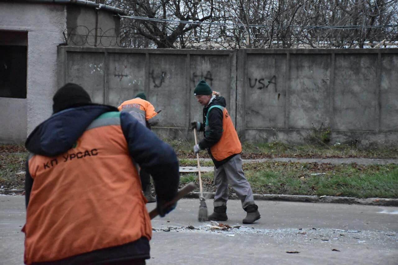 Війська РФ завдали ударів по житлових багатоповерхівках і закладу медичної інфраструктури в Краматорську. Фото