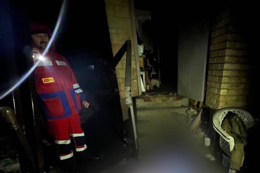 На Київщині чадний газ став причиною смерті чоловіка та отруєння цілої родини: серед постраждалих діти