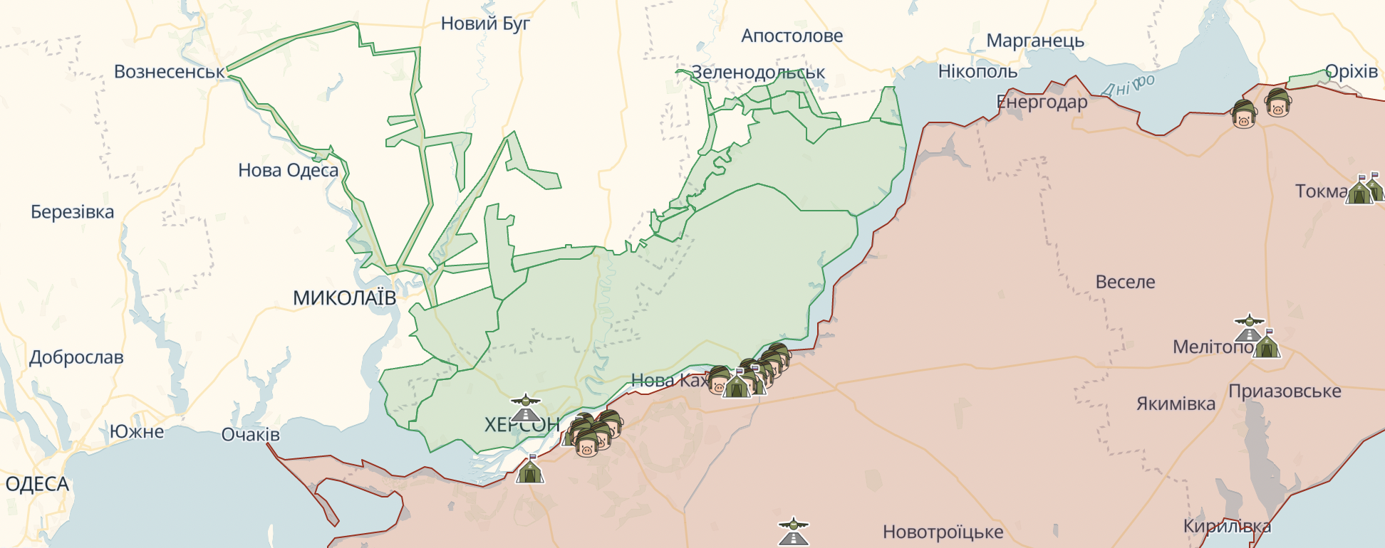 Оккупанты, отступая из Херсона, минировали даже детские игрушки: в МВД рассказали, как идет разминирование