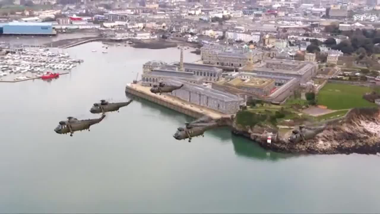 У Британії показали гелікоптери Sea King, які передадуть Україні. Відео