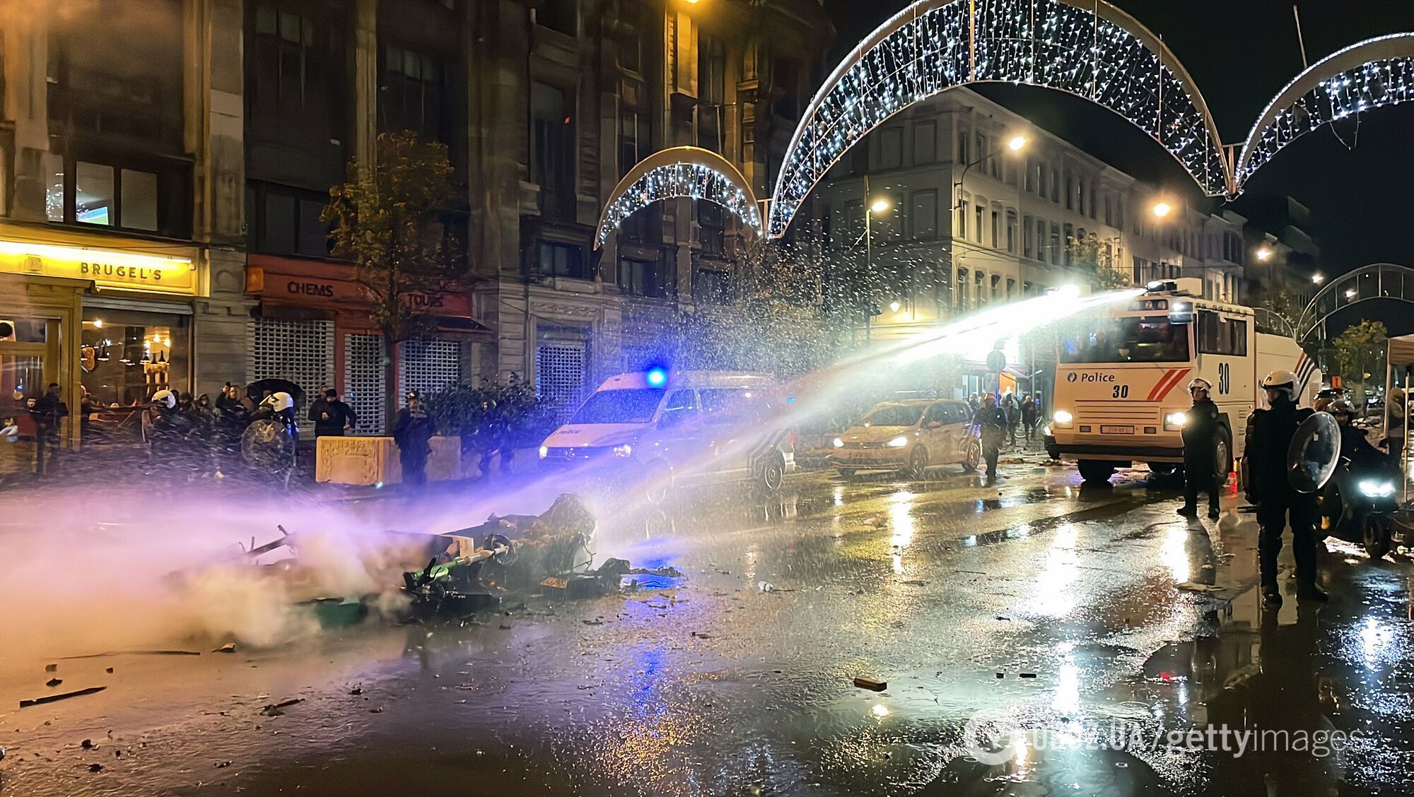 Сенсационный матч ЧМ-2022 спровоцировал грандиозные беспорядки в Бельгии. Фото и видео