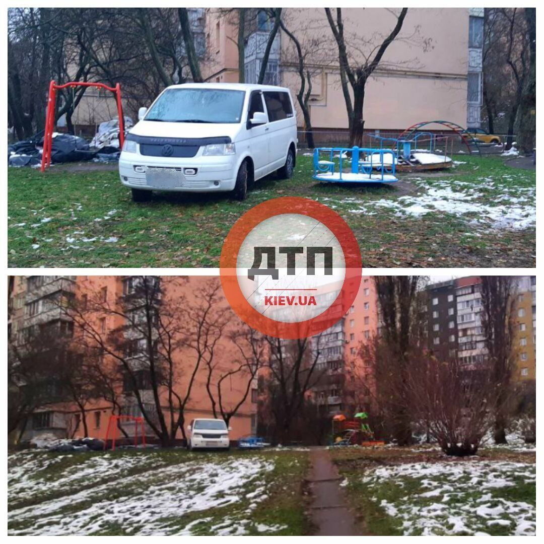 В Киеве "герой парковки" оставил машину прямо на детской площадке. Фото