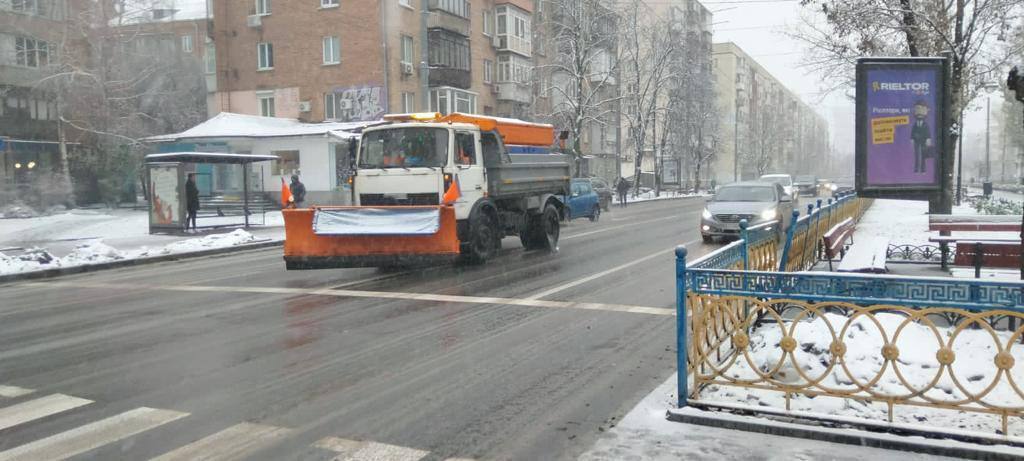 Кличко попередив про снігопад у Києві та закликав водіїв не виїжджати без потреби в місто