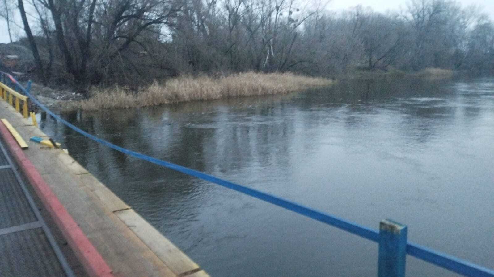 На Харківщині авто злетіло з мосту в річку, загинули три людини: деталі трагедії. Фото 