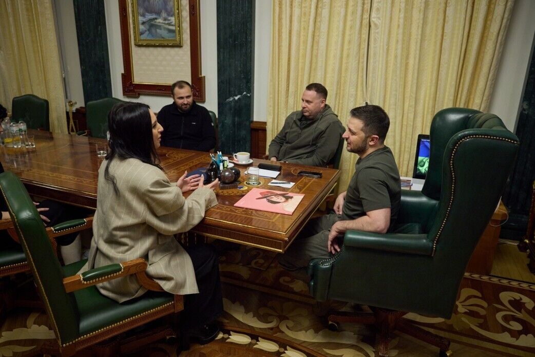 Зеленський зустрівся з Джамалою перед візитом до США: використовуємо кожну нагоду, щоб нагадати про війну в Україні. Фото