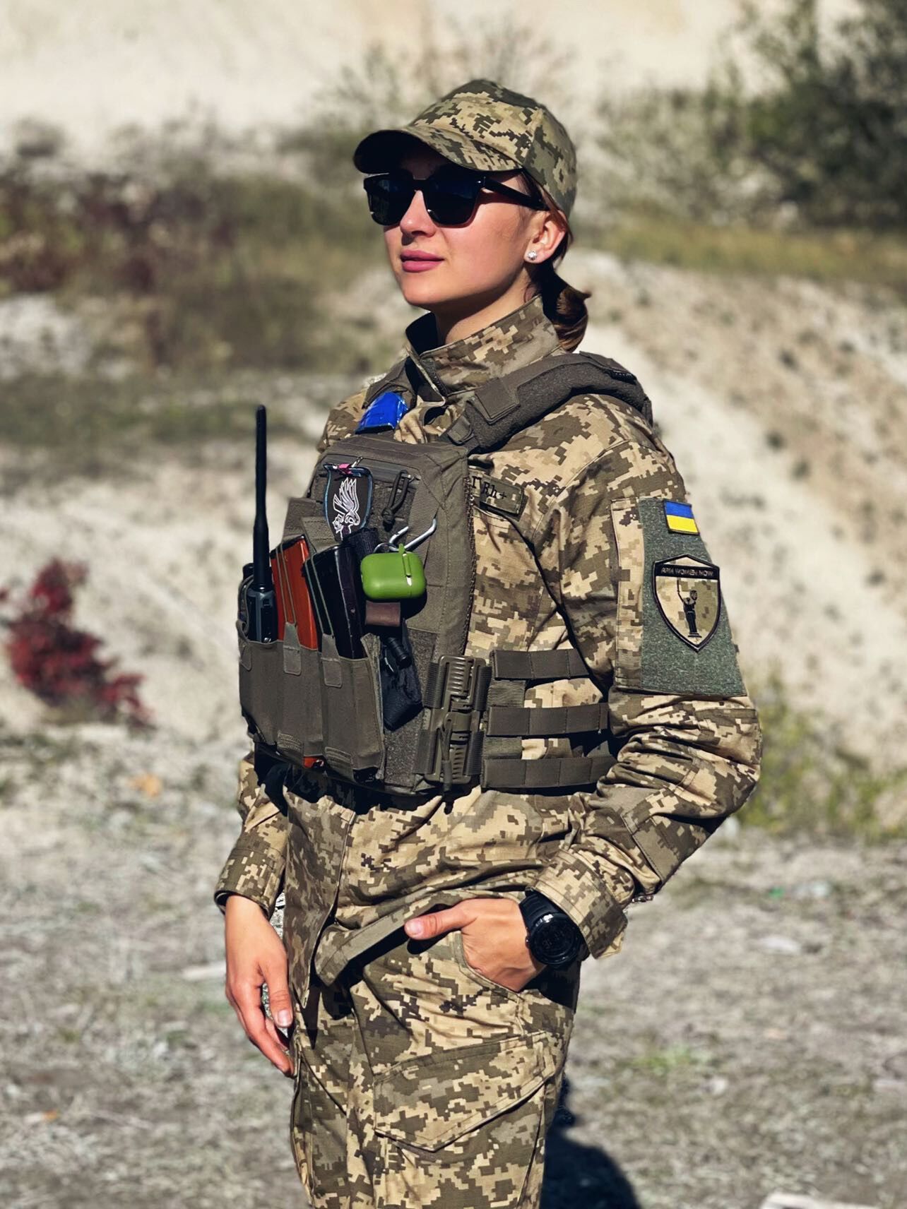 Украинская женщина на войне: кто и как помогает нашим девушкам побеждать российских оккупантов с комфортом