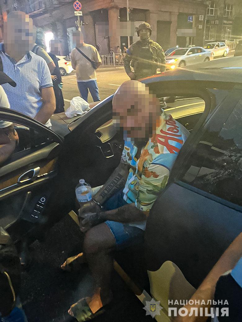 В Киеве задержали злоумышленников, которые могут быть связаны с наркодилером Чернецким. Фото и видео