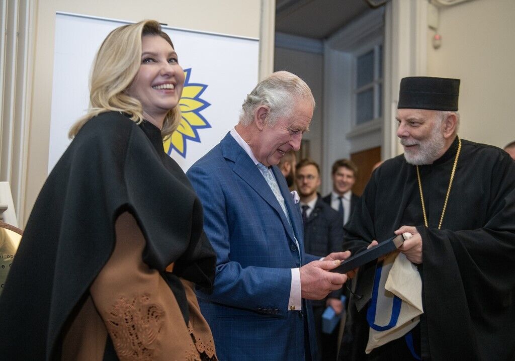 Чарльз ІІІ вместе с Еленой Зеленской открыли в Лондоне центр для украинских беженцев. Фото