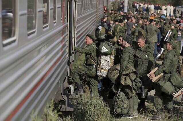 "Мобики" из Томска две недели прячутся в лесу под Луганском: командиры угрожают наказать за дезертирство