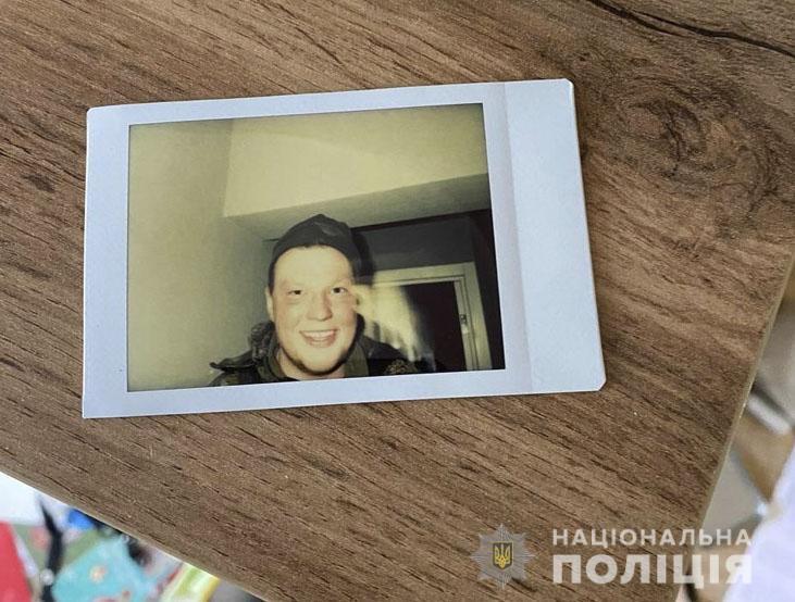 Оккупанта-мародера, оставившего свое фото в квартире в Ирпене, будут судить: что ему грозит